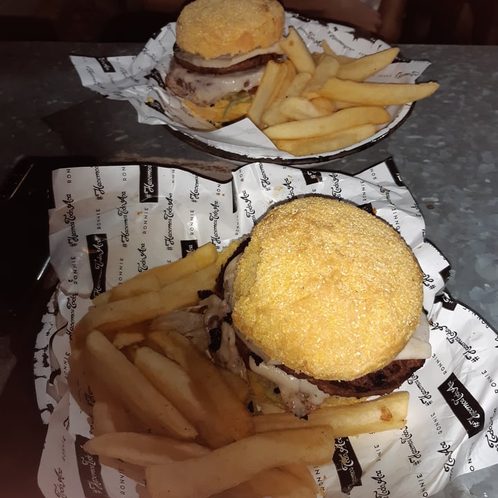 photo of Ronnie Burgers Not Ronnie shared by @avrosario on  17 Feb 2021 - review