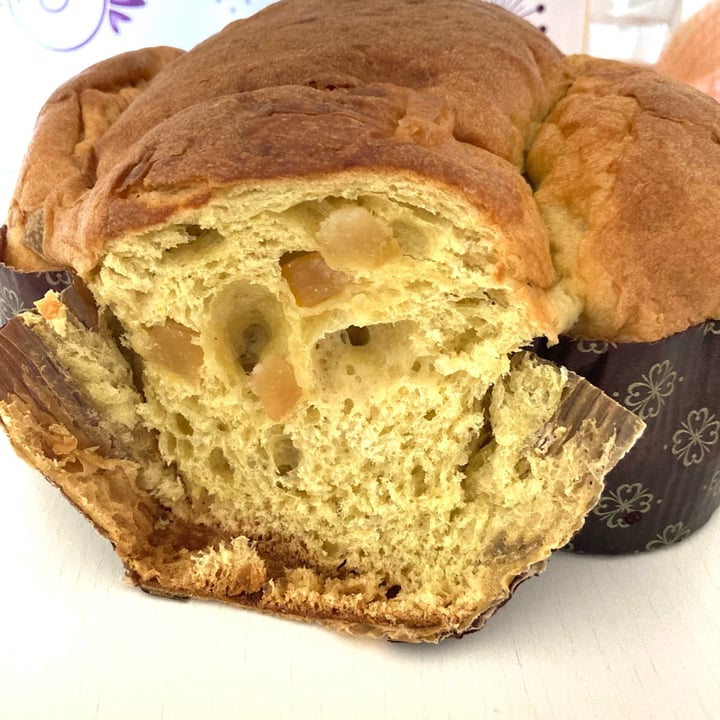 photo of Pasticceria S.Marco Colomba Vegana Limone e Cioccolato Bianco shared by @sottolapellepodcast on  07 Apr 2022 - review