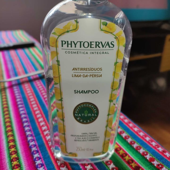 photo of Phytoervas Shampoo Antirresíduos Lima-da-pérsia shared by @helgacarolina on  01 Oct 2022 - review