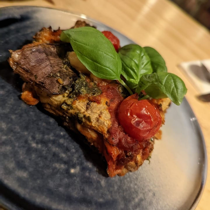 photo of De Nieuwe Kantine Melanzane | eggplant | tomato | béchamel | basil shared by @jennethics on  02 Oct 2022 - review