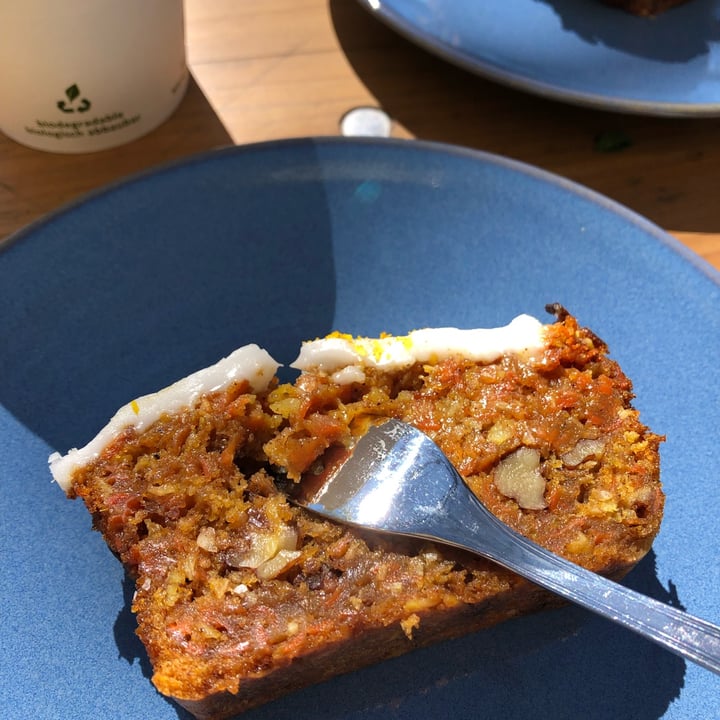 photo of HAPPENPAPPEN Carrotcake shared by @franciiotto on  17 Apr 2022 - review
