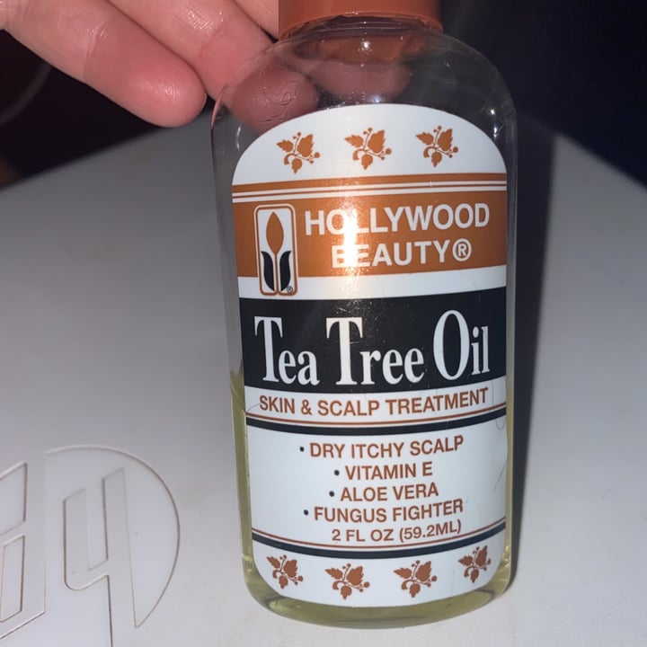 photo of Hollywood beauty Tea Tree Oil shared by @angelanicolexo on  23 Feb 2021 - review