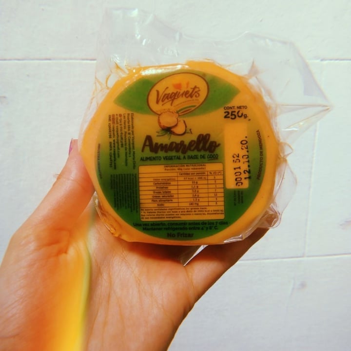review photo of Vaquets Queso Amarello a Base de Coco shared by @julivegetal on 12 Nov 2020 - review