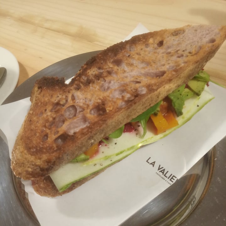 photo of La Valiente Sandwich Vegetariano shared by @huara on  15 May 2022 - review