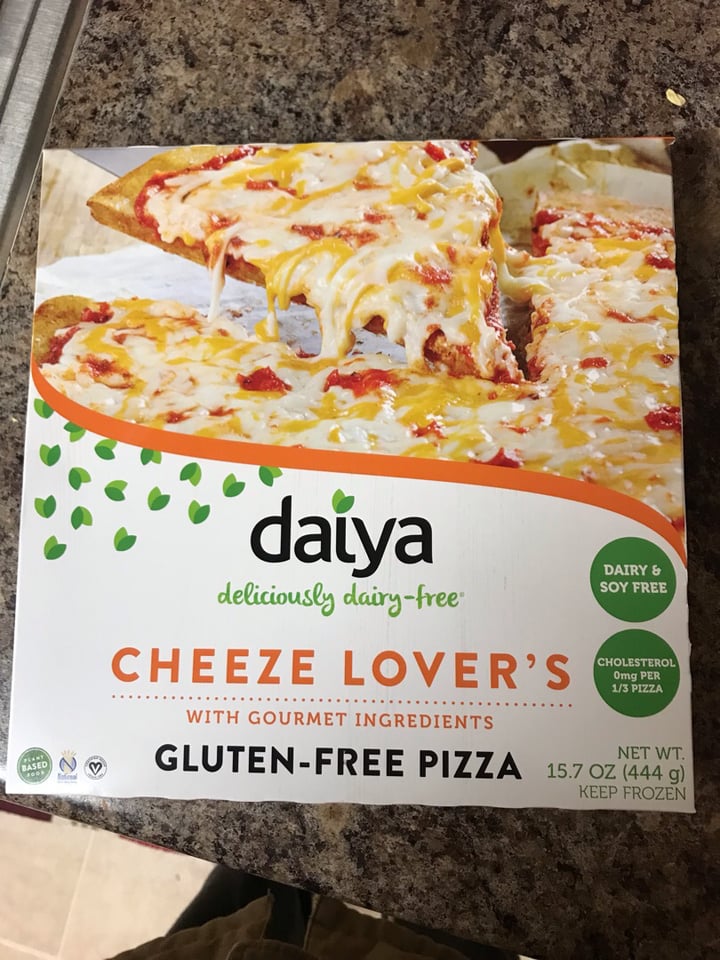 review photo of Daiya Cheeze Lover’s Thin Crust Gluten-Free Pizza shared by @taylortots on 16 Dec 2018 - review