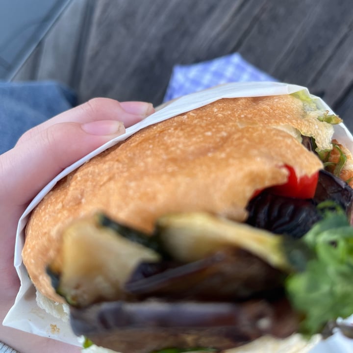 review photo of Brodburger veg burger shared by @glossymolly on 22 Jan 2022 - review