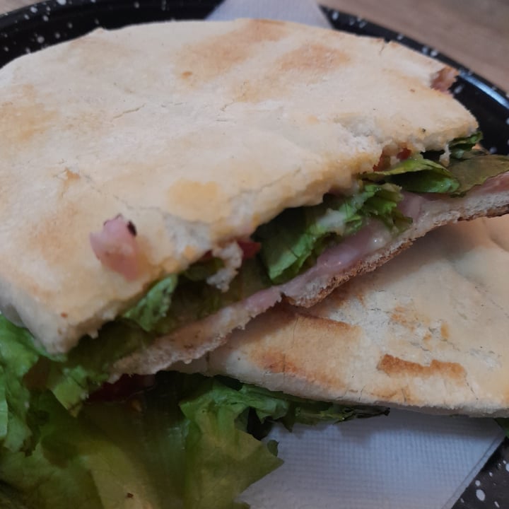 photo of Mönt take away Tostado jyq completo shared by @ecosofia on  27 Nov 2021 - review