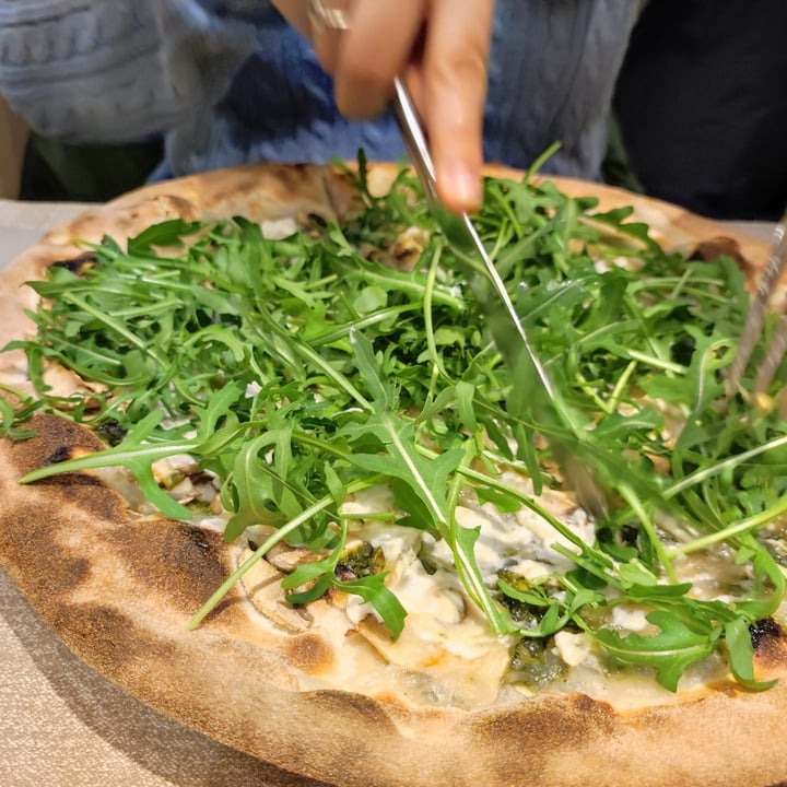 review photo of Al Bivio degli Artisti Pizza saporita vega shared by @albertorossi on 10 Mar 2022 - review