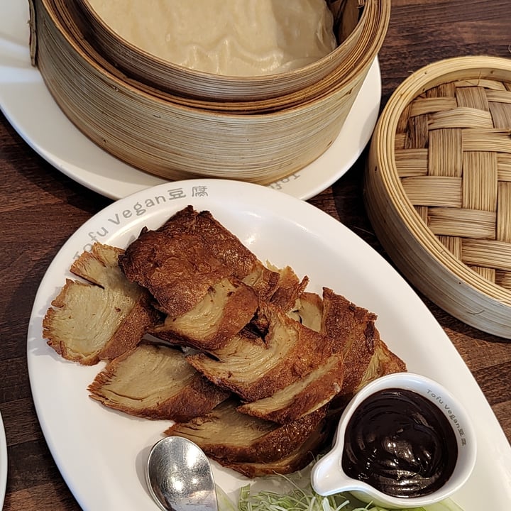 photo of Tofu Vegan Peking “duck” shared by @the-vegan-one on  16 Nov 2022 - review