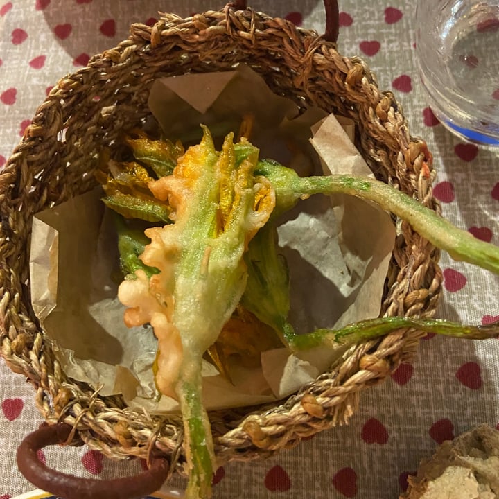 photo of Raparossa di Galiano Madia Fiori di zucca fritti shared by @alessiarondo on  10 Aug 2022 - review