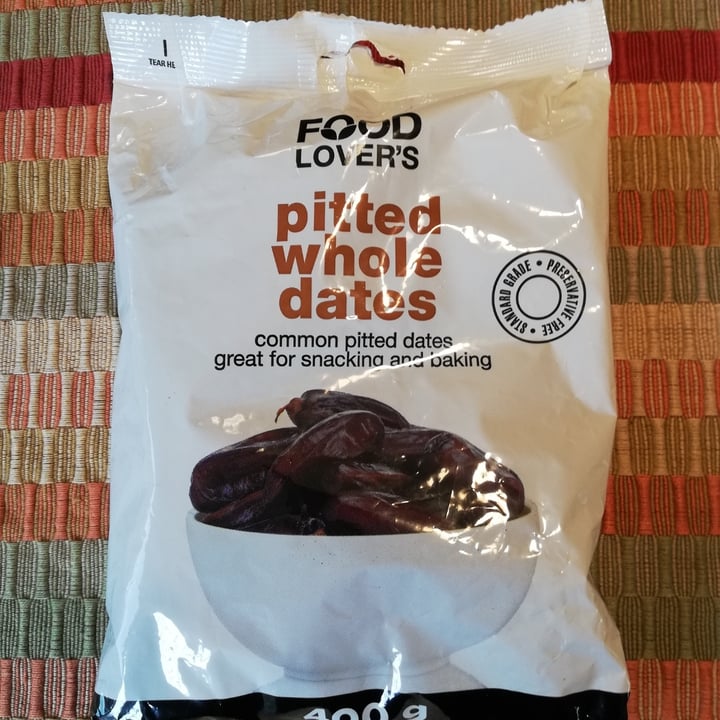 photo of Food Lover's Pitted Whole Dates shared by @mrsvegan3a on  12 Nov 2020 - review