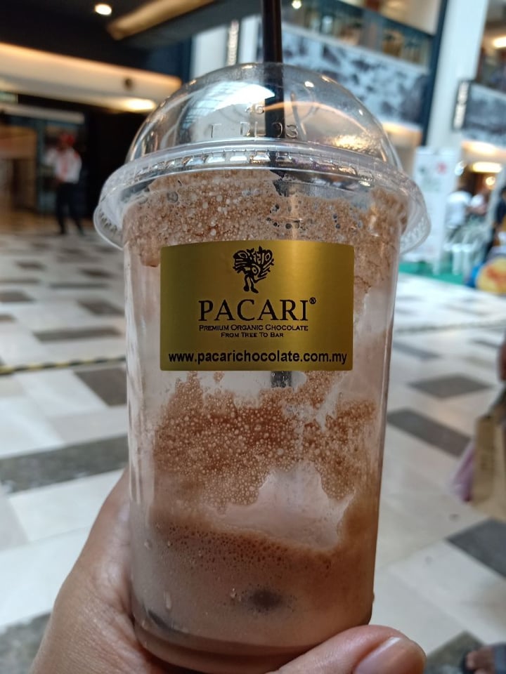 photo of Paccari Pacari Raw Organic Chocolate 70% Cacao shared by @veezarifin on  18 Aug 2019 - review