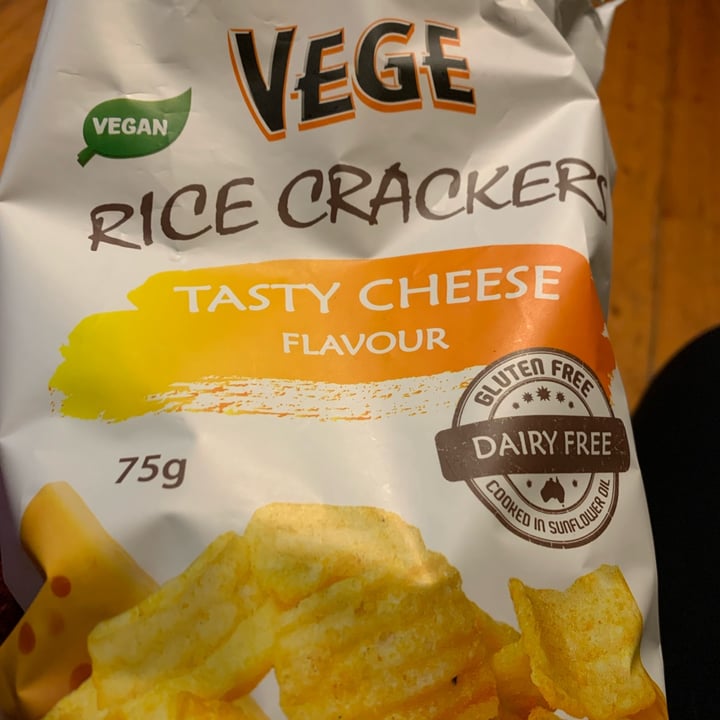 review photo of Vege Rice Crackers Tasty Cheese Flavour shared by @pattyvegan on 08 Mar 2022 - review