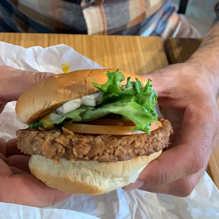 photo of Plant Power Classic beefy burger shared by @kittyjones on  09 Mar 2022 - review