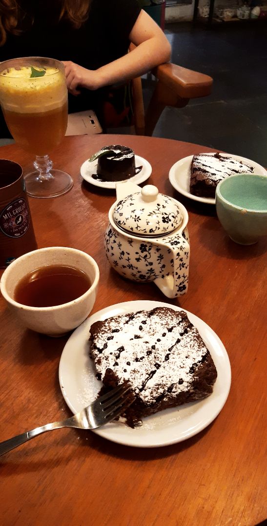 photo of Mil Grullas y una taza de Té - Córdoba Tetera individual con brownie shared by @brenfar on  02 Mar 2020 - review