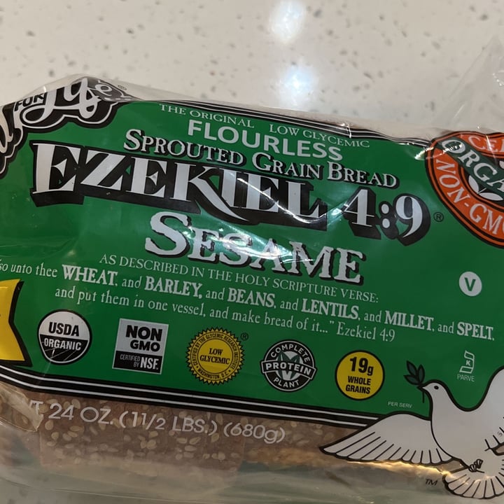 photo of Food For Life Ezekiel 4:9 Sesame Sprouted Bread shared by @rafaelafc on  24 May 2022 - review