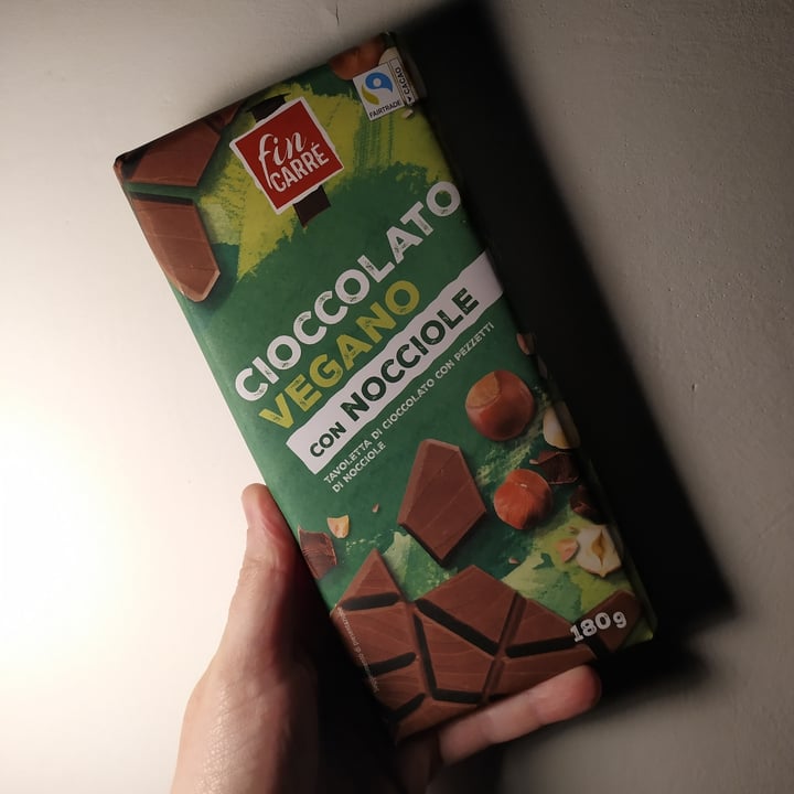 photo of Fin Carré Cioccolato vegano con nocciole shared by @greyalice on  10 Apr 2022 - review