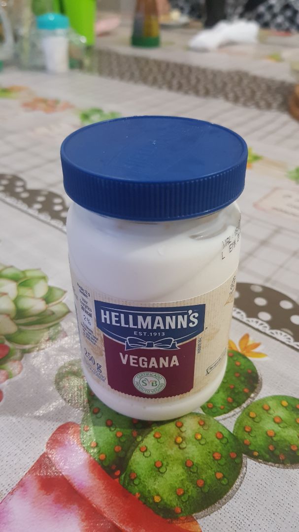 photo of Hellmann’s Hellman’s Vegan Mayonnaise shared by @klads on  03 Jun 2019 - review