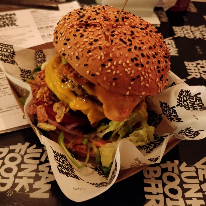 photo of Vegan Junk Food Bar Burger shared by @emmearn on  05 Apr 2021 - review