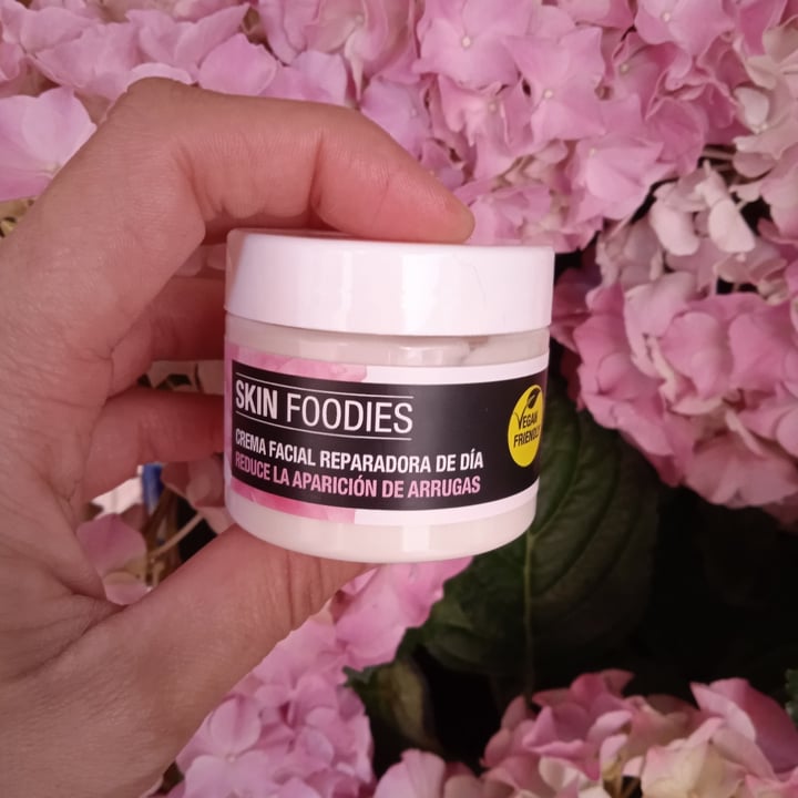 photo of Cien Skin Foodies Crema Facial Reparadora De Día shared by @dejalacorrer on  03 May 2022 - review