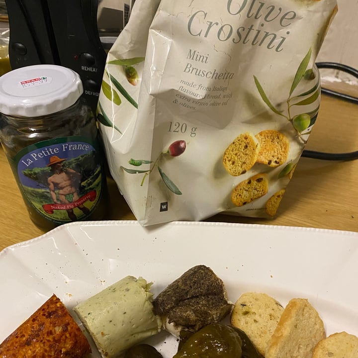 photo of Fauxmage Black Pepper Chèvre-Style Cashew Cheese shared by @bianca1701 on  19 Sep 2020 - review