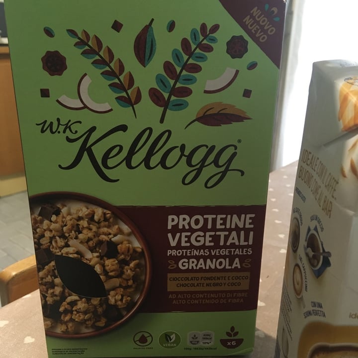 photo of Kellogg Granola cioccolato e cocco shared by @raffaelemaiolini on  18 Apr 2021 - review