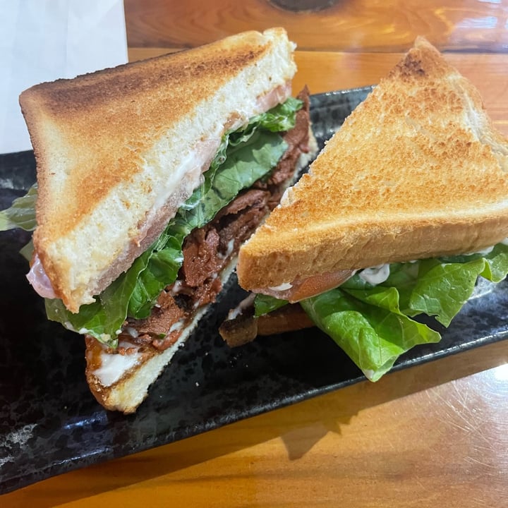 photo of Yates Coffee Bar BLT sandwich shared by @vegan4lyfe on  13 Dec 2022 - review