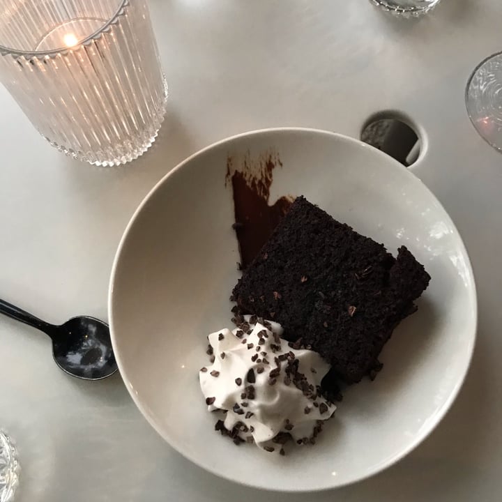 photo of Comune Chocolate Avocado Cake shared by @rachelsveganlife on  16 Oct 2021 - review