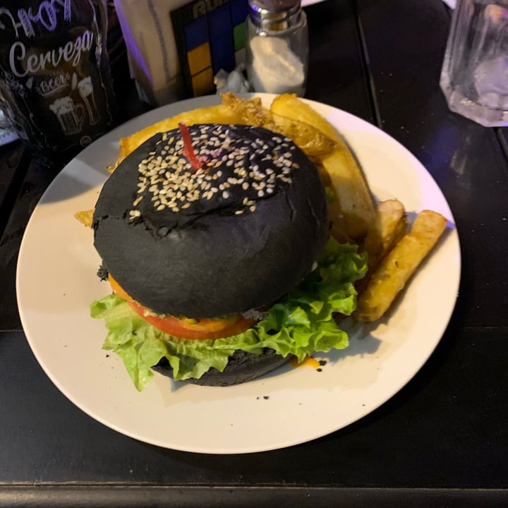 photo of Pizzería El Rubí Hamburguesa Vegetal shared by @brunoguntern on  27 Jan 2021 - review