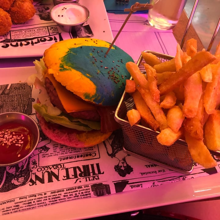 review photo of Freedom Cakes American Cheeseburguer shared by @veganningbetter on 17 Jun 2021 - review