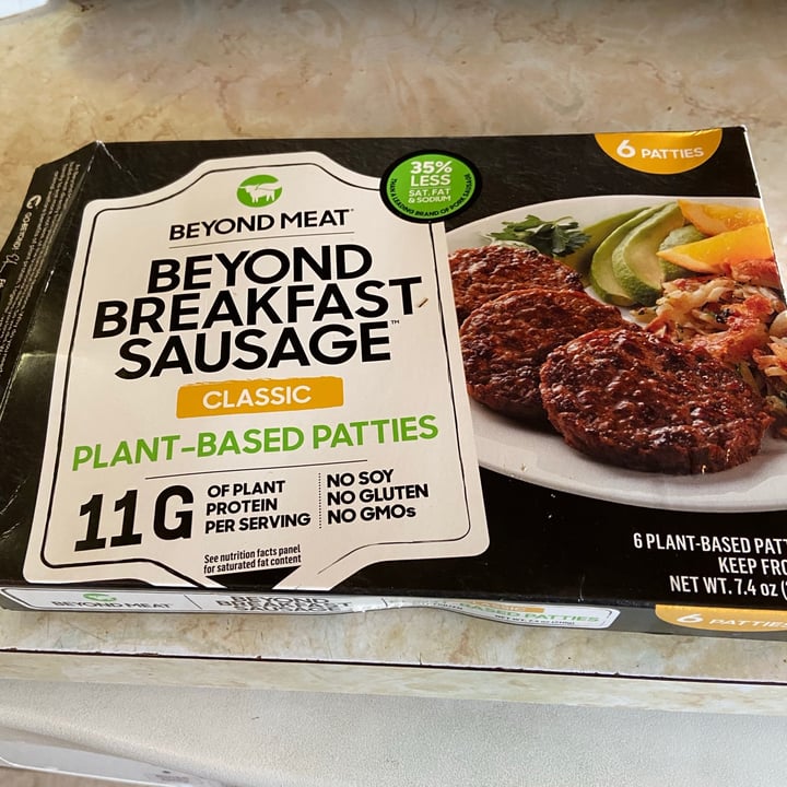 photo of Beyond Meat Beyond breakfast Sausage Classic  shared by @heidiharmony on  28 Apr 2020 - review