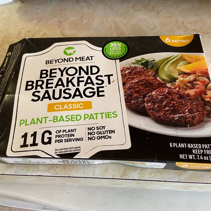 review photo of Beyond Meat Beyond breakfast Sausage Classic shared by @heidiharmony on 28 Apr 2020 - review