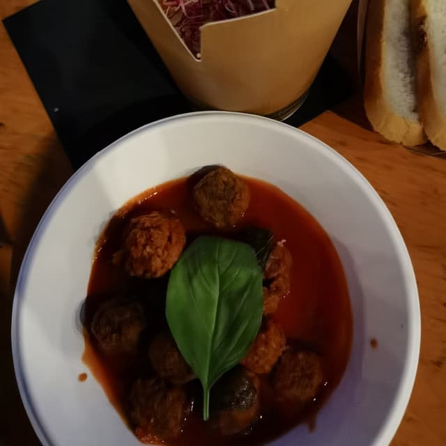 Foto del plato “Beyond meatballs”