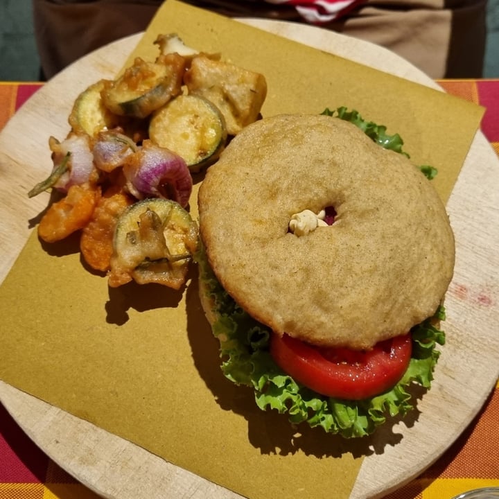 photo of Trattoria Vegetale - Antonio Chiodi Latini Burger Barbabietola E Ceci shared by @soythecat on  29 Jun 2022 - review