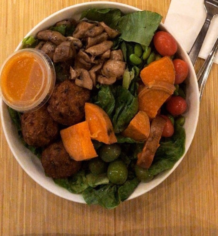 review photo of Toss & Turn Create Your Own Salad shared by @shakthi on 17 Dec 2019 - review