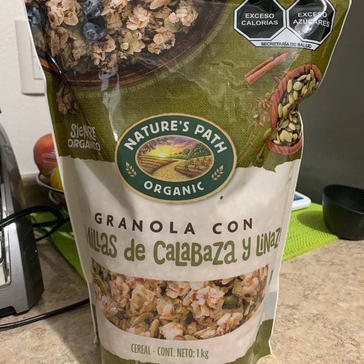 photo of Nature's Path Foods Granola con semillas de calabaza y linaza shared by @nancy on  19 Sep 2021 - review