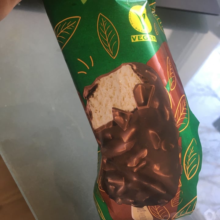 photo of Vemondo almond magnum shared by @noahhoop on  27 Jul 2021 - review