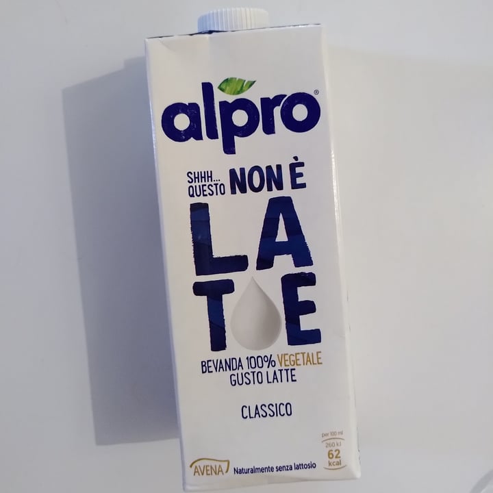 photo of Alpro This is Not Milk Classic Questo Non è Late Classico shared by @filippogarlant on  21 Jun 2022 - review