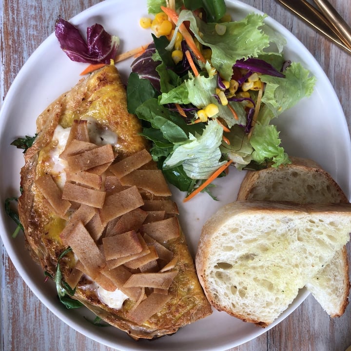 photo of I Am Vegan Babe Cafe B12 Omelette shared by @paolaskaff on  12 Jun 2021 - review