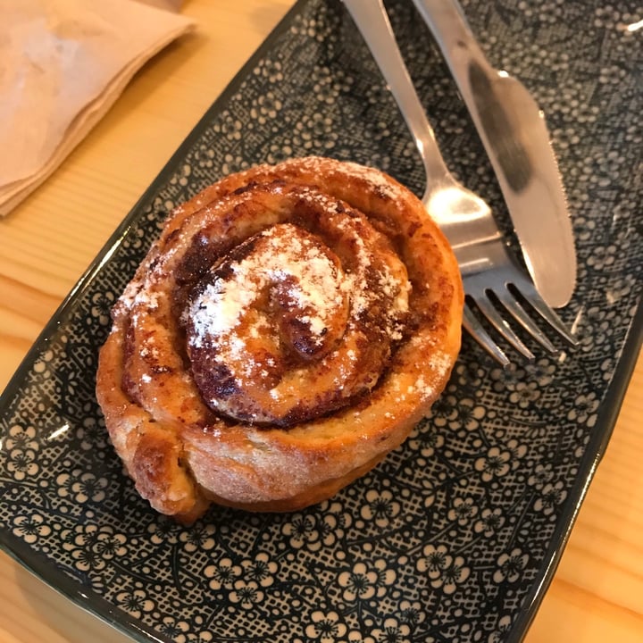 photo of ClemCafé Cinnamon roll vegano shared by @laumarono on  10 Sep 2020 - review