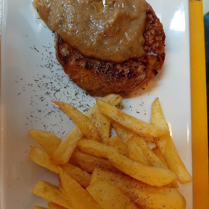 review photo of Sa Capça -vegan bar- Hamburguesa con salsa de setas shared by @mini on 15 Jan 2022 - review