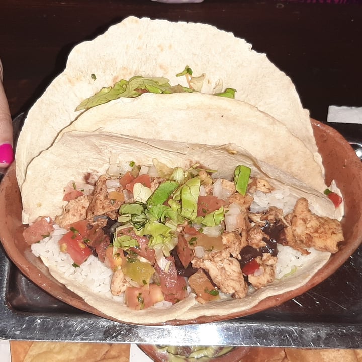 photo of Cuate's Burger & Taco Bar Tacos Veganos Con Papas Fritas (No diponible) shared by @gastonfauret on  17 Feb 2021 - review