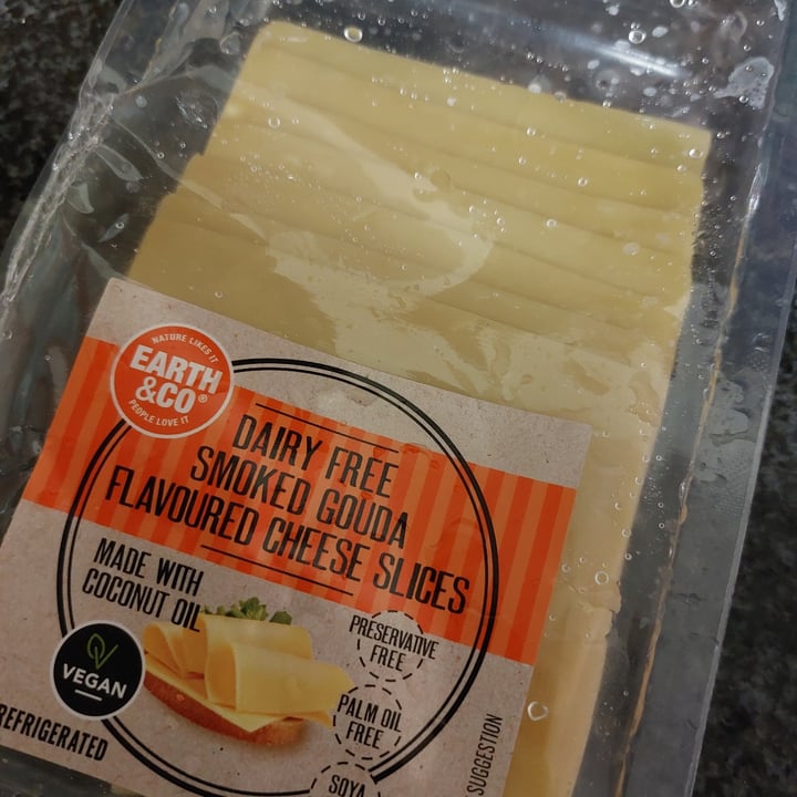 photo of Earth & Co Dairy Free Gouda Flavoured Cheese Slices shared by @ecobunny on  07 Feb 2022 - review