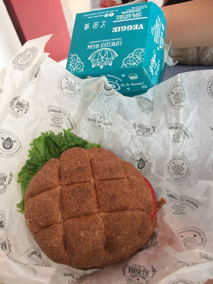 photo of ESPRESSATE VEGAN Vegan burger shared by @shantal2001 on  21 Jul 2019 - review
