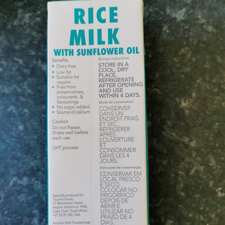 photo of Earth & Co Unsweetened Rice Milk shared by @veganpower001 on  20 Feb 2021 - review
