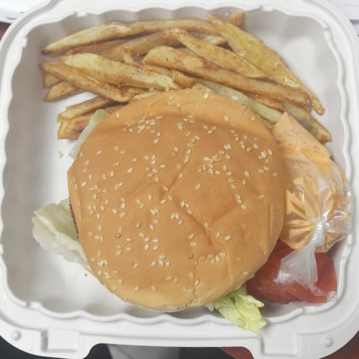 photo of Makan Kitchen Pensiones - comida vegana en Mérida Hamburguesa Crispy shared by @lilithluna on  15 Feb 2022 - review