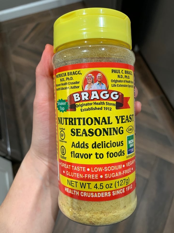 photo of Bragg Nutritional Yeast Seasoning shared by @lissette95 on  15 Jan 2020 - review