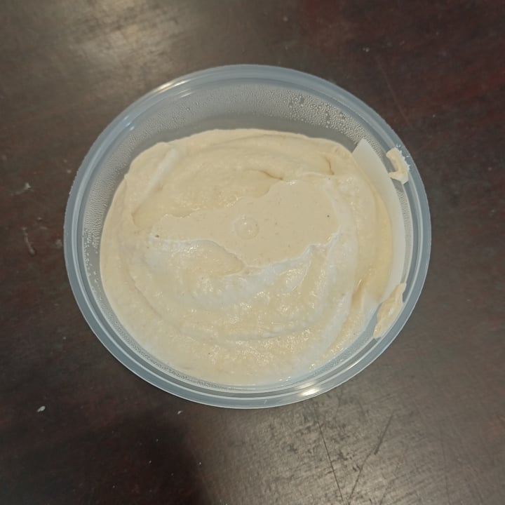 photo of Pita Bakery Hummus (300g tub) shared by @skootykoots on  22 Sep 2021 - review