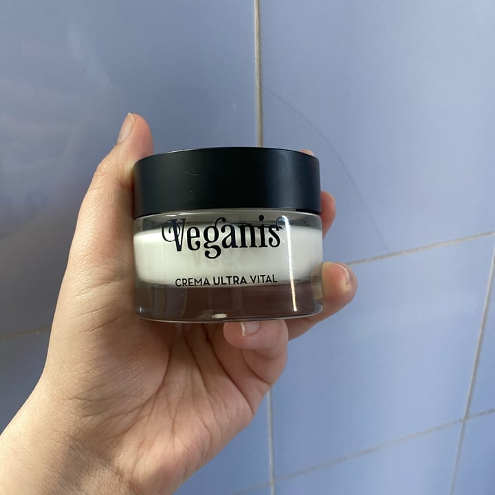 photo of Veganis Crema Facial Ultra Vital shared by @sofi2000 on  08 Sep 2022 - review