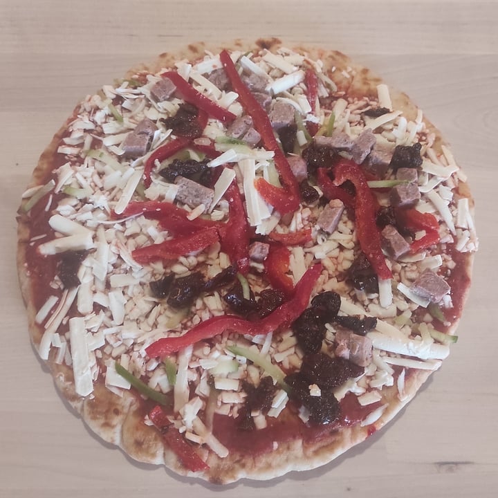 photo of Esti Vegan Cheese Pizza shared by @dimitrisv on  24 Mar 2022 - review